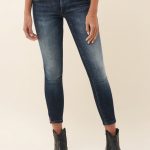 Jeans Push Up Wonder capri avec brillants 139€