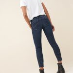 Jeans Push Up Wonder capri avec brillants 119€