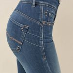 Jeans Push In Secret skinny avec clous 119€