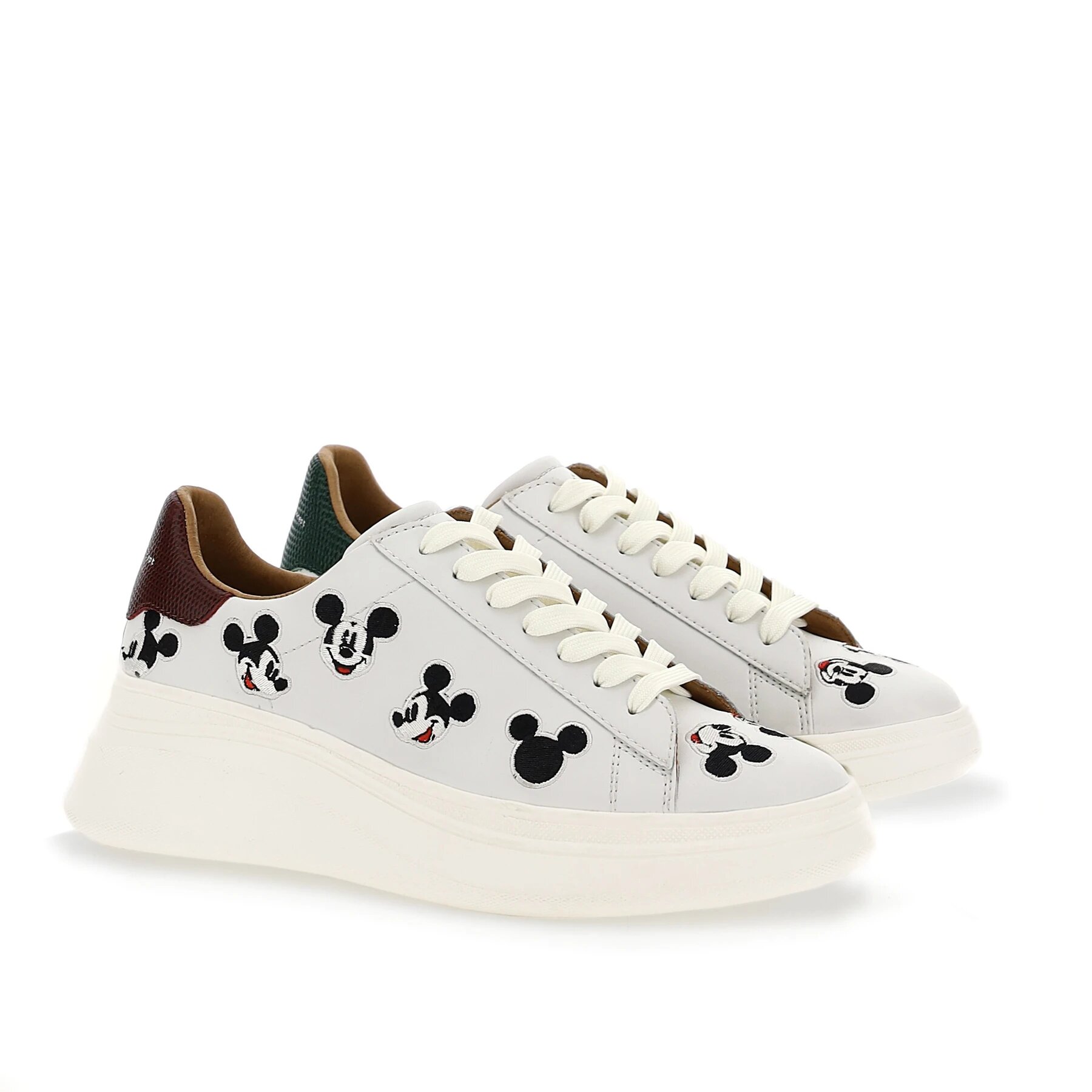 Sneaker blanche (réf.383699) : 195€